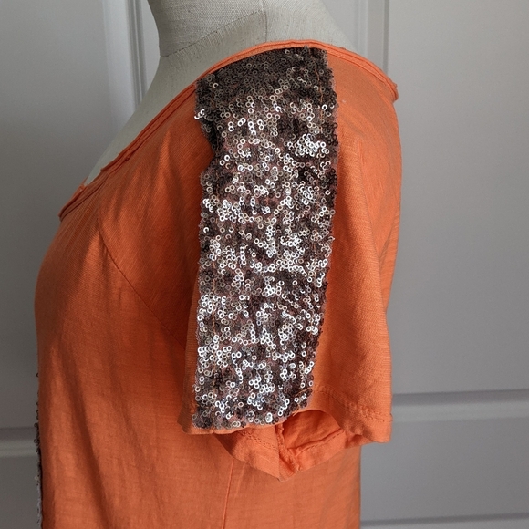 Lola Made In Italy Tee Sequin Peace Sign Short Sleeve Fading Orange M/L EUC - Picture 9 of 13